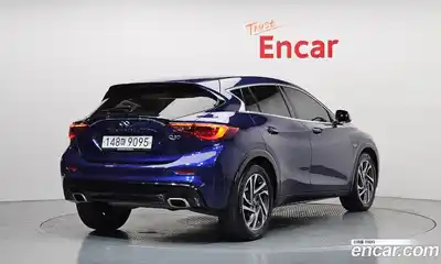Infiniti Q30 2019 2.0 гидро в Москве № 1283633, миниатюра 2