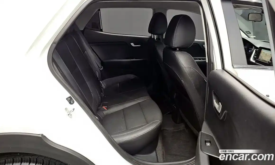 Kia Stonic 2018 1.4 гидро в Москве № 1288840, фото 12