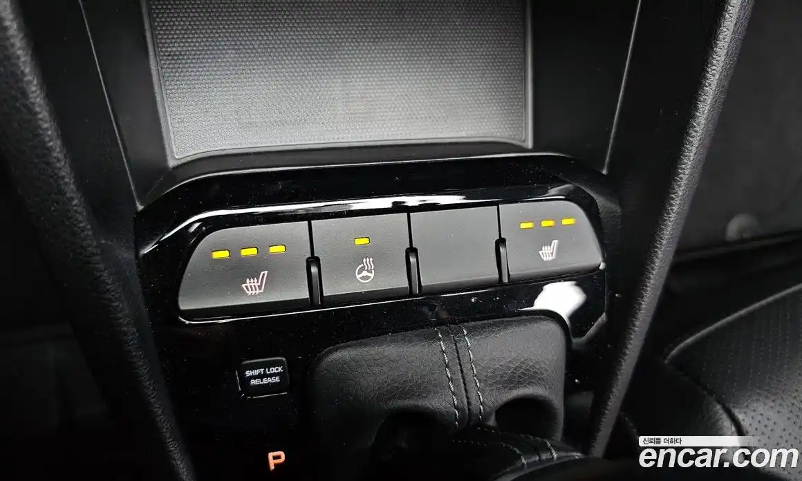 Kia Stonic 2018 1.4 гидро в Москве № 1288840, фото 15