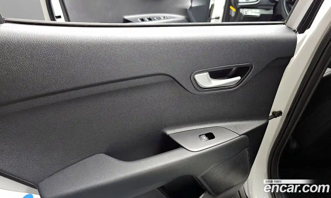 Kia Stonic 2018 1.4 гидро в Москве № 1288840, фото 16