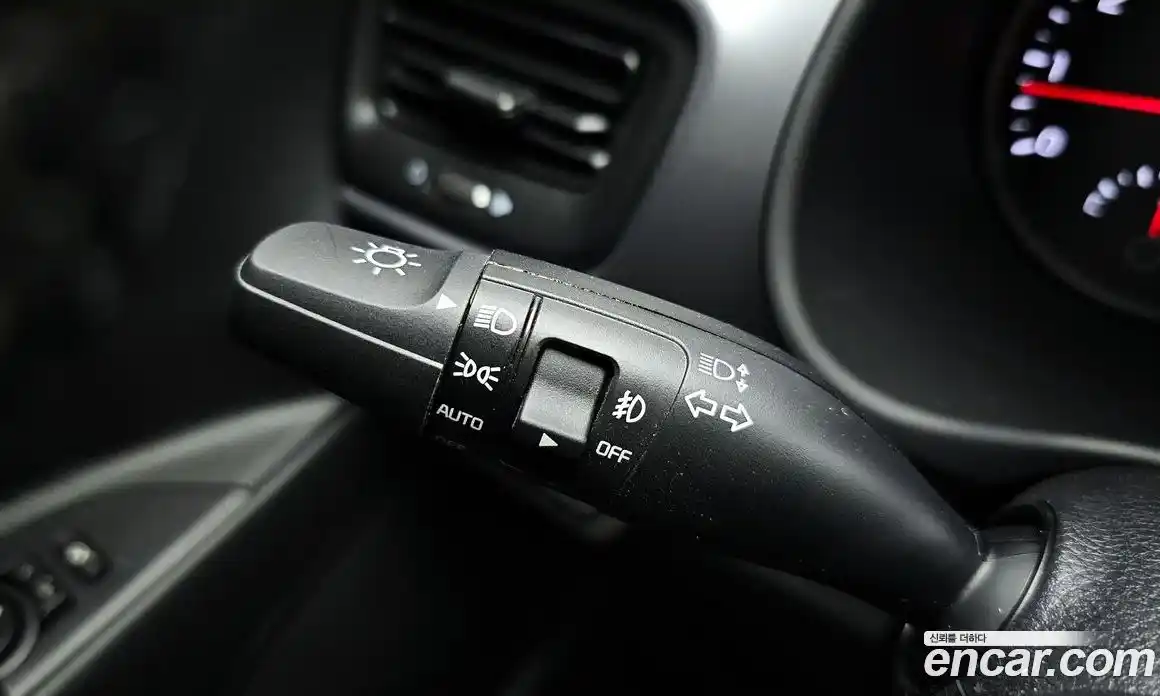 Kia Stonic 2018 1.4 гидро в Москве № 1288840, фото 17