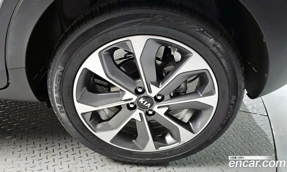 Kia Stonic 2018 1.4 гидро в Москве № 1288840, фото 5