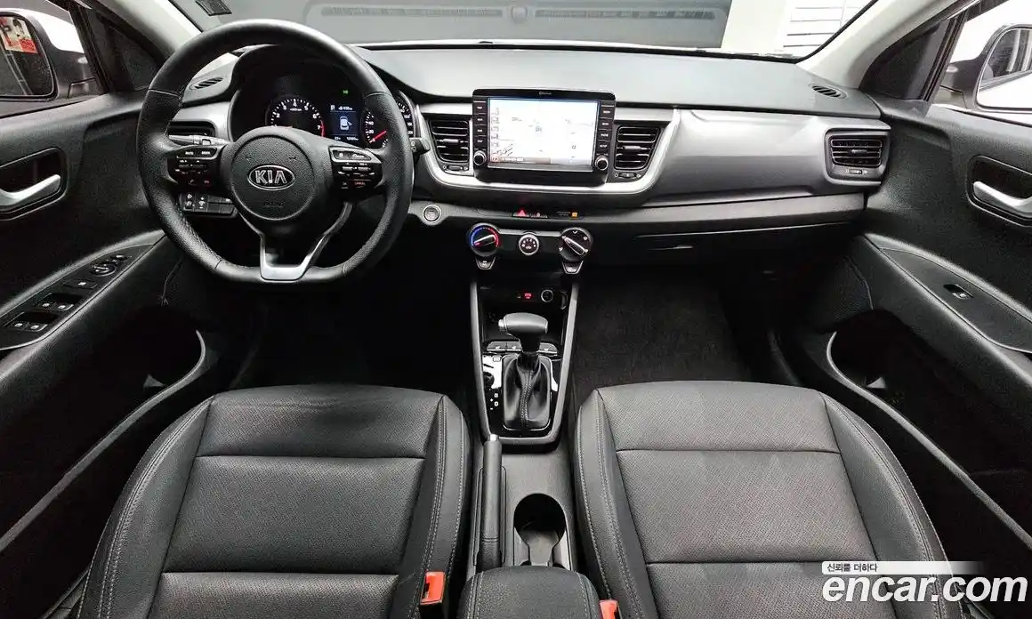 Kia Stonic 2018 1.4 гидро в Москве № 1288840, фото 7