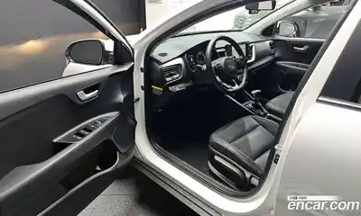 Kia Stonic 2018 1.4 гидро в Москве № 1288840, миниатюра 10