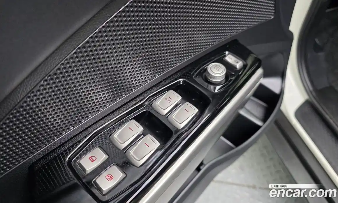 SsangYong TIBOLI 2015 1.6 Автомат в Москве № 1289342, фото 12