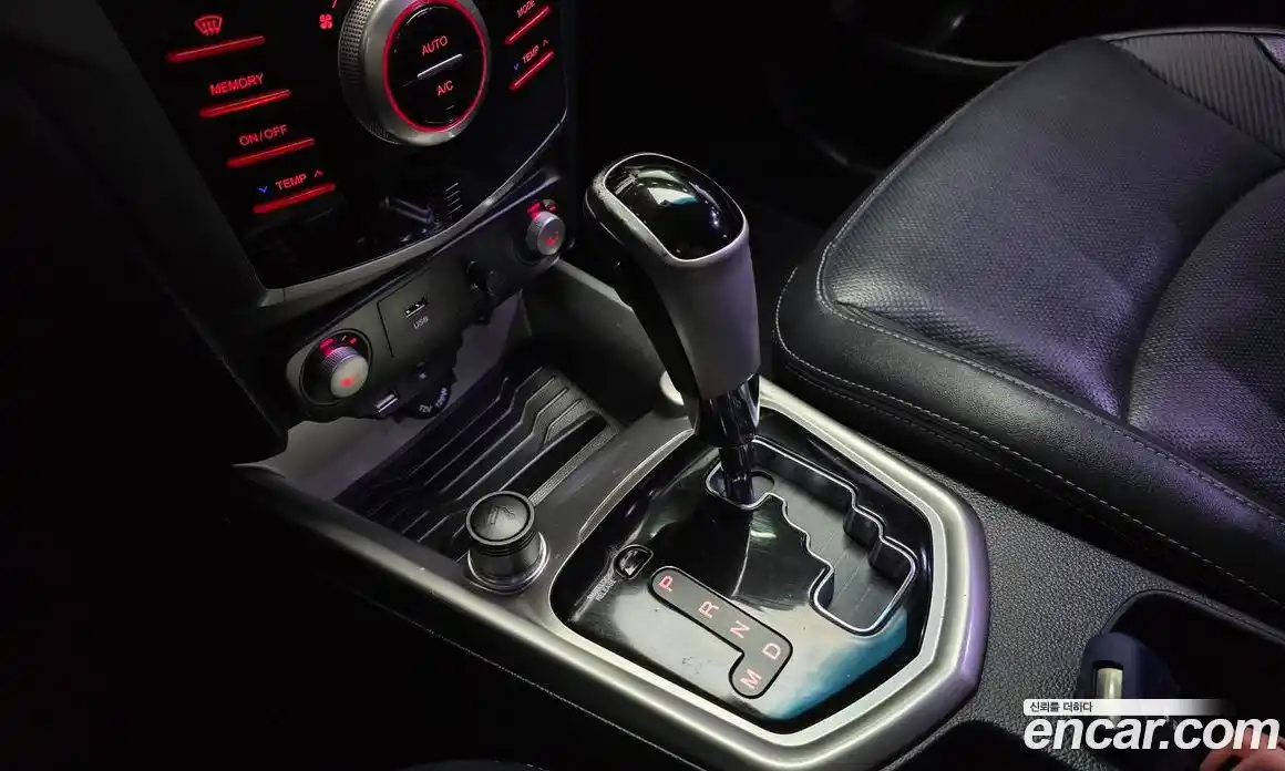 SsangYong TIBOLI 2015 1.6 Автомат в Москве № 1289342, фото 9