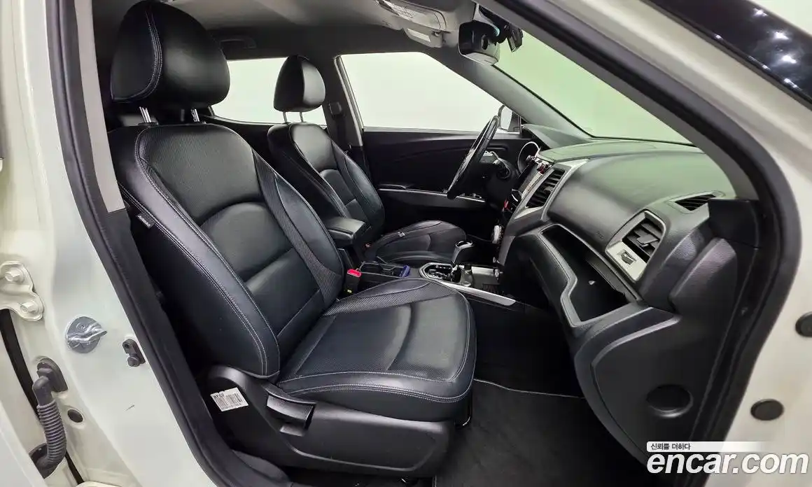 SsangYong TIBOLI 2015 1.6 Автомат в Москве № 1289342, фото 10