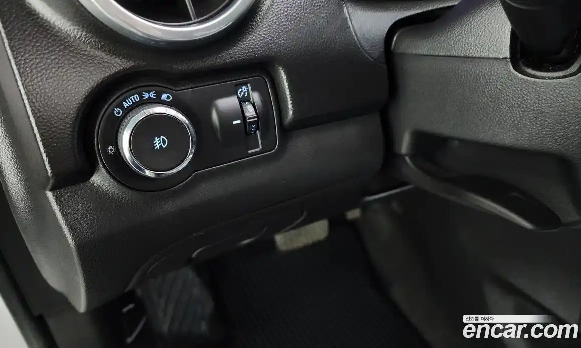 Chevrolet Trax 2015 1.4 Автомат в Москве № 1289975, фото 18