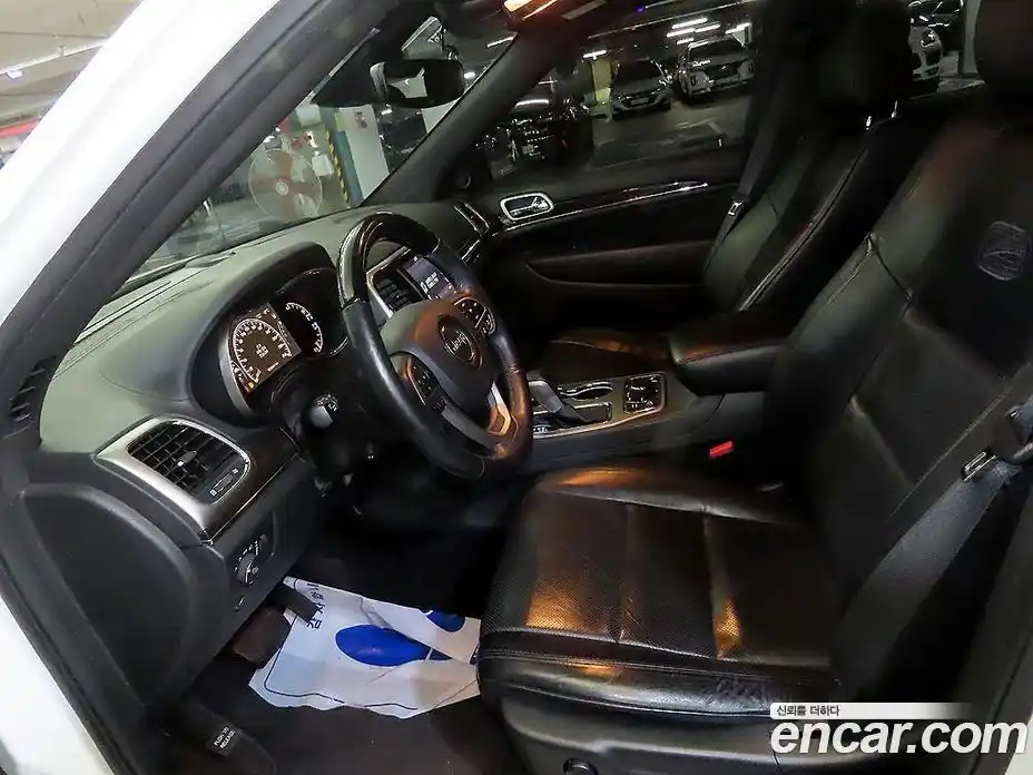 Jeep Cherokee 2017 3.6 гидро в Москве № 1291777, фото 6