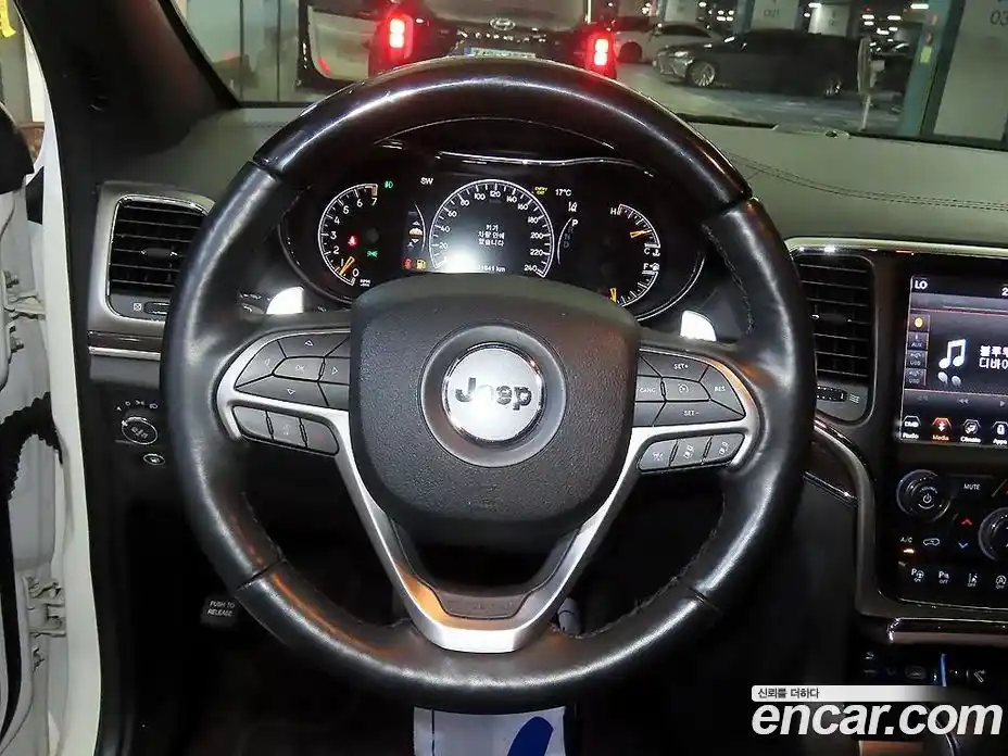 Jeep Cherokee 2017 3.6 гидро в Москве № 1291777, фото 8