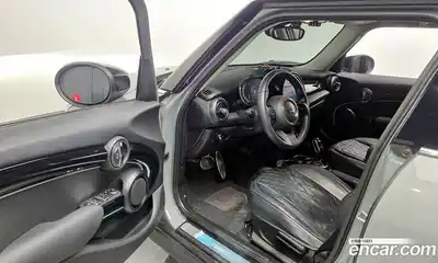 Mini Cooper 2021 1.5 гидро в Москве № 1293375, миниатюра 10