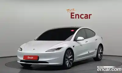 Tesla Model 3, 2025