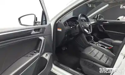Volkswagen Tiguan 2023 2.0 гидро в Москве № 1294002, миниатюра 11
