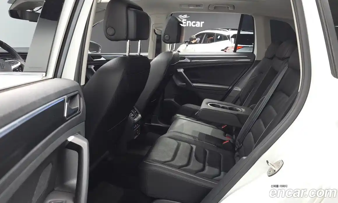 Volkswagen Tiguan 2023 2.0 гидро в Москве № 1294002, фото 12
