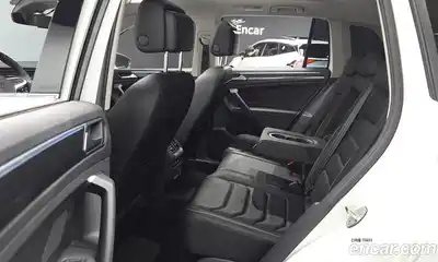 Volkswagen Tiguan 2023 2.0 гидро в Москве № 1294002, миниатюра 12