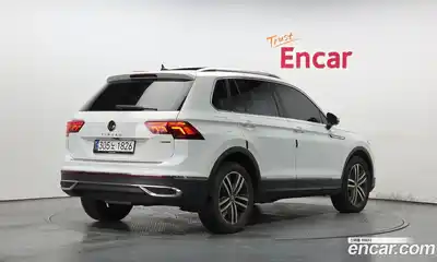 Volkswagen Tiguan 2023 2.0 гидро в Москве № 1294002, миниатюра 2