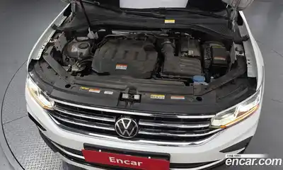 Volkswagen Tiguan 2023 2.0 гидро в Москве № 1294002, миниатюра 6