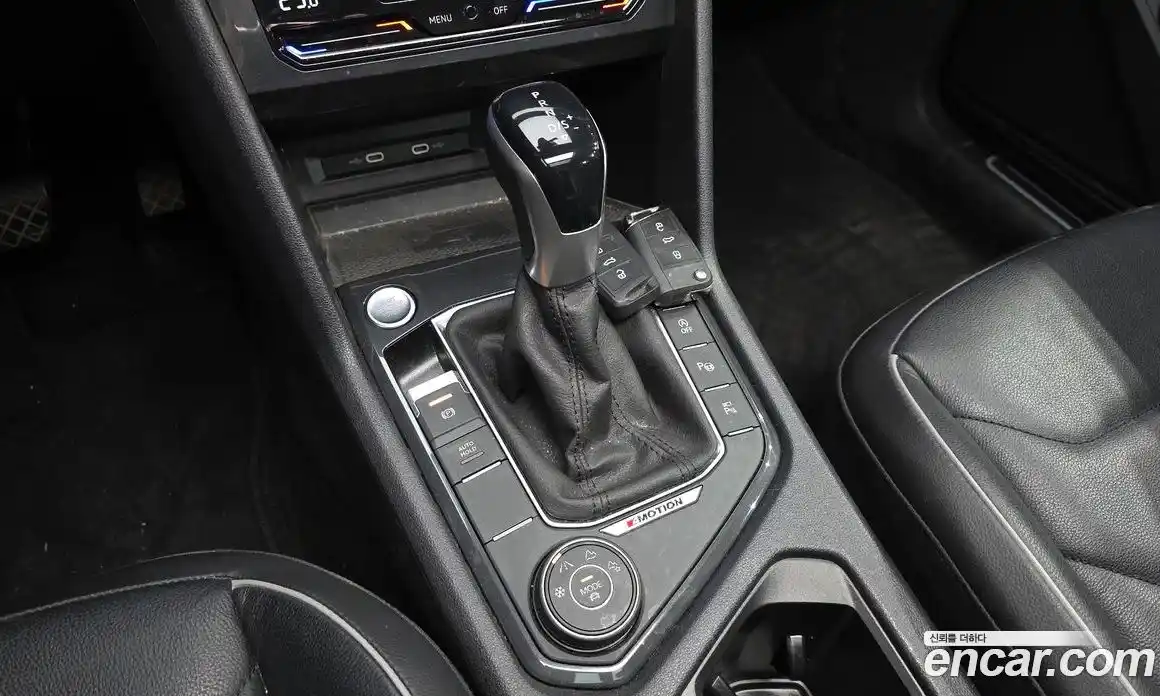Volkswagen Tiguan 2023 2.0 гидро в Москве № 1294002, фото 9