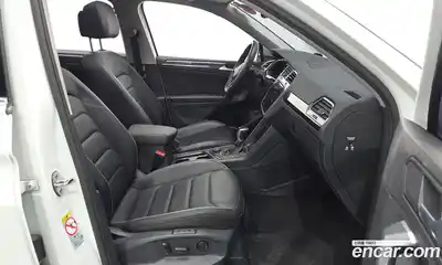 Volkswagen Tiguan 2023 2.0 гидро в Москве № 1294002, миниатюра 10