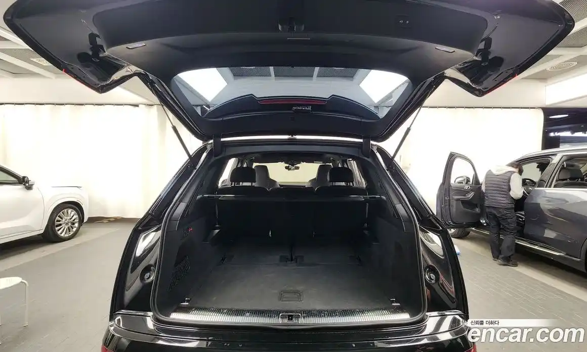 Audi Q7 2023 3.0 гидро в Москве № 162583, фото 20