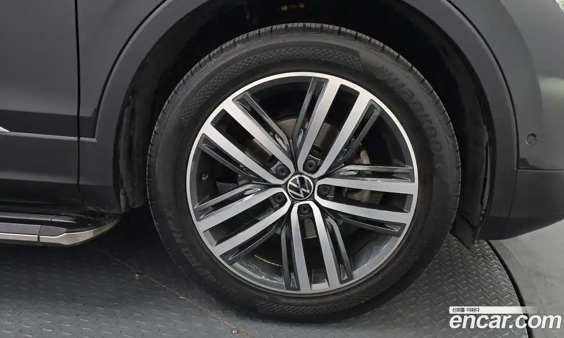 Volkswagen Tiguan 2022 2.0 гидро в Москве № 168575, фото 5