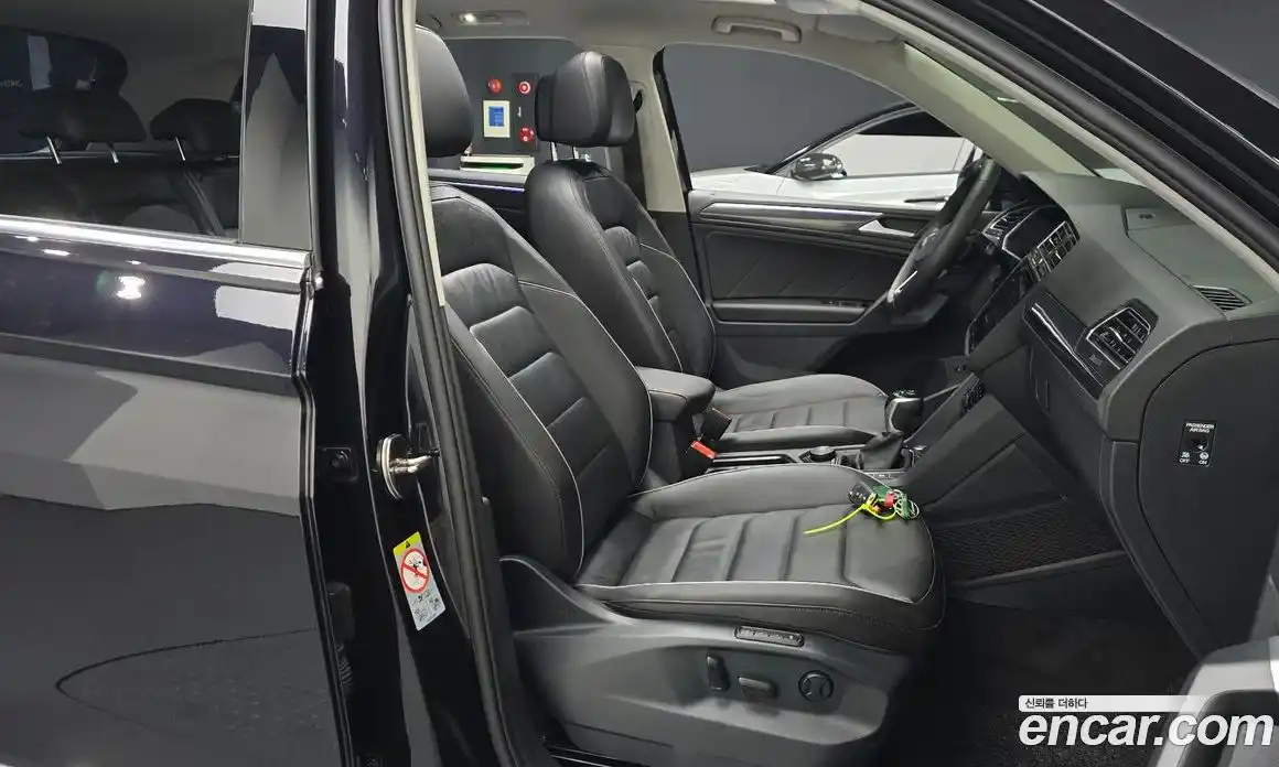 Volkswagen Tiguan 2022 2.0 гидро в Москве № 168575, фото 10