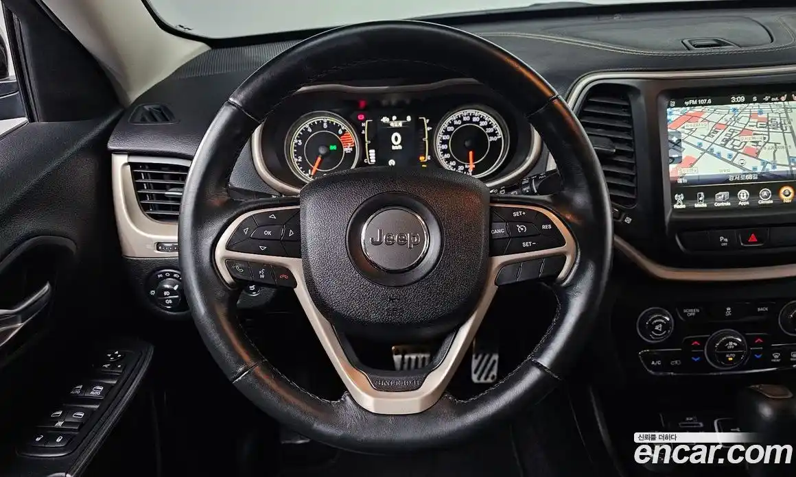 Jeep Cherokee 2017 2.4 гидро в Москве № 199459, фото 12