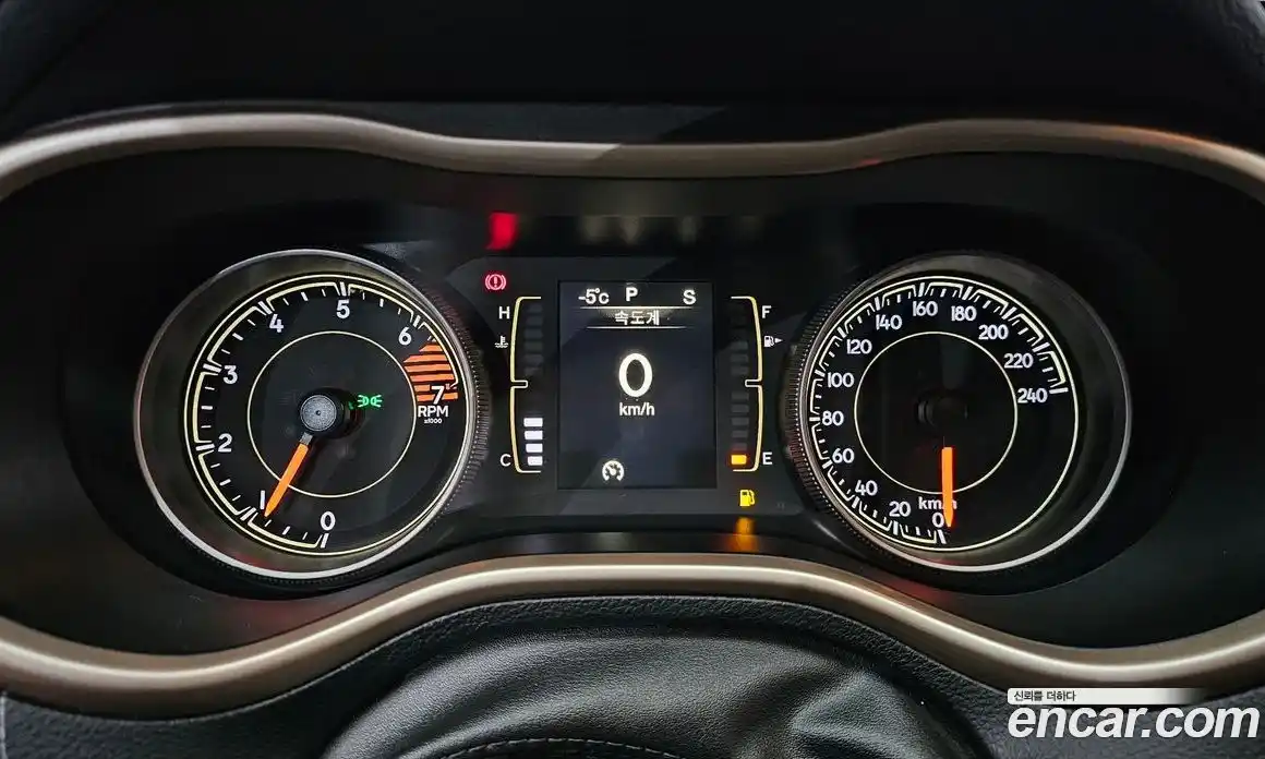 Jeep Cherokee 2017 2.4 гидро в Москве № 199459, фото 7