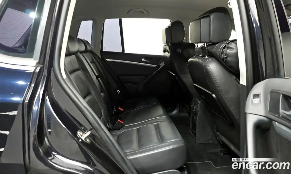 Volkswagen Tiguan 2015 2.0 гидро в Москве № 222541, фото 12