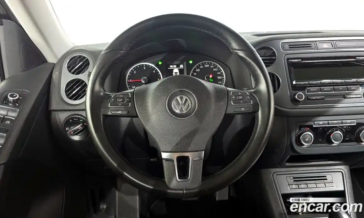 Volkswagen Tiguan 2015 2.0 гидро в Москве № 222541, фото 13
