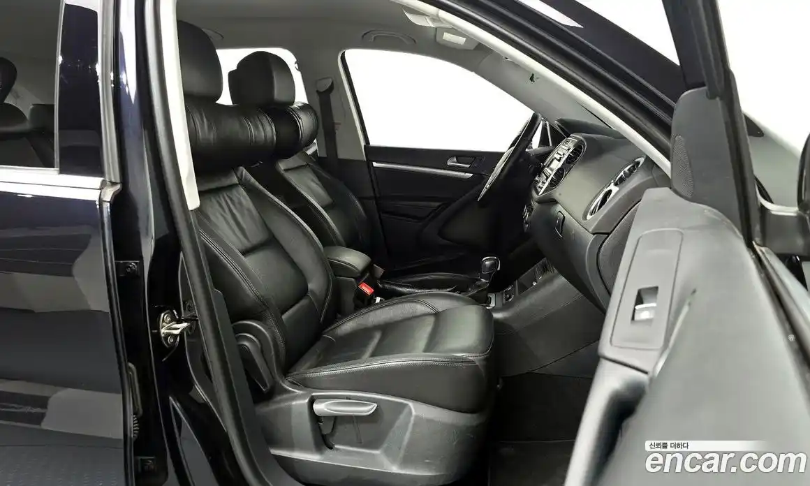 Volkswagen Tiguan 2015 2.0 гидро в Москве № 222541, фото 10