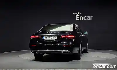 Mercedes-Benz E-Class 2023 2.0 гидро, миниатюра 4