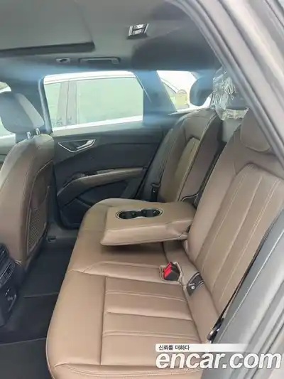 Audi Q4 e-tron 2025 0.2 гидро в Москве № 230316, миниатюра 11