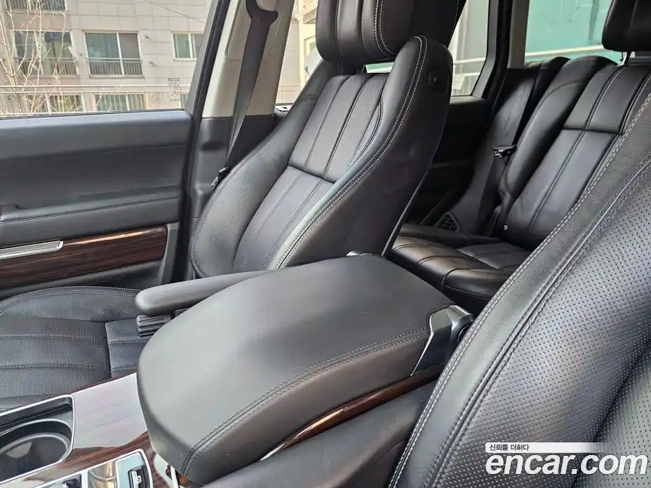 Land Rover Range-Rover 2015 4.4 гидро в Москве № 975675, фото 11
