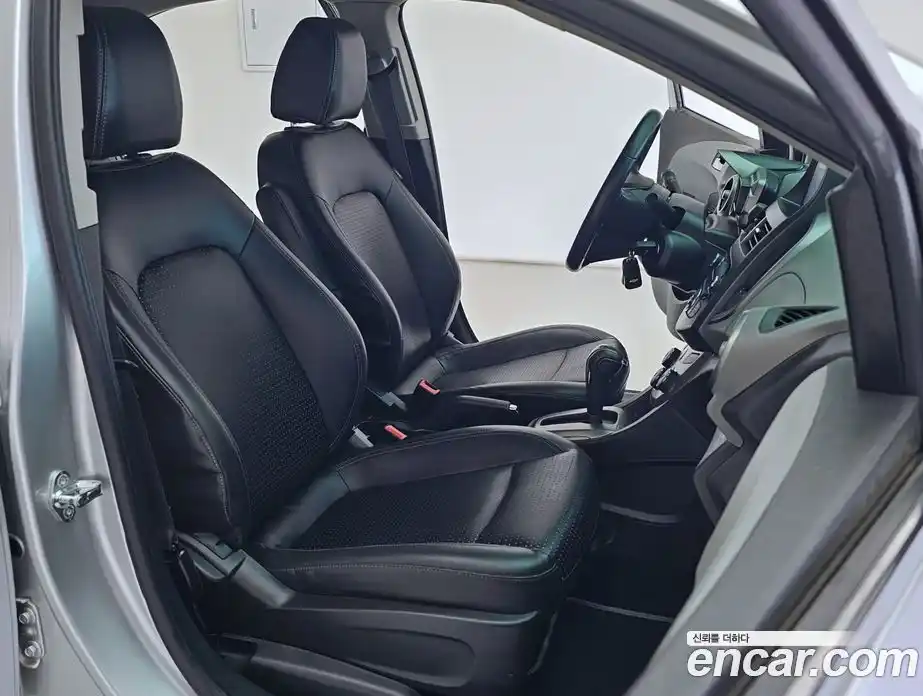 Chevrolet Aveo 2014 1.6 Автомат в Москве № 1190518, фото 10