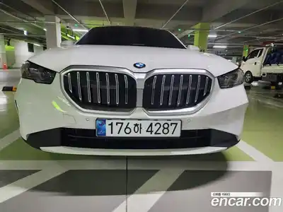 BMW 5-Series, 2025