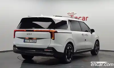 Kia Canival 9-Seater Noblesse