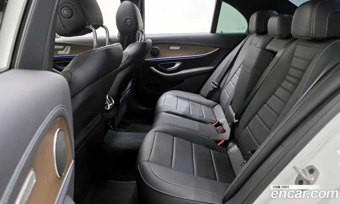 Mercedes-Benz E-Class 2023 2.0 гидро в Москве, фото 12