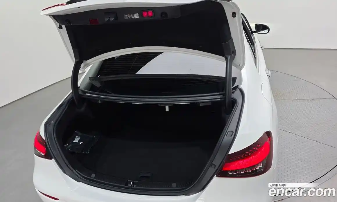 Mercedes-Benz E-Class 2023 2.0 гидро в Москве, фото 20