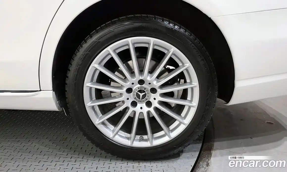 Mercedes-Benz E-Class 2023 2.0 гидро в Москве, фото 5