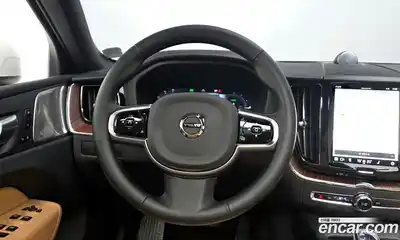 Volvo XC60 2024 2.0 гидро в Москве № 1249951, миниатюра 12