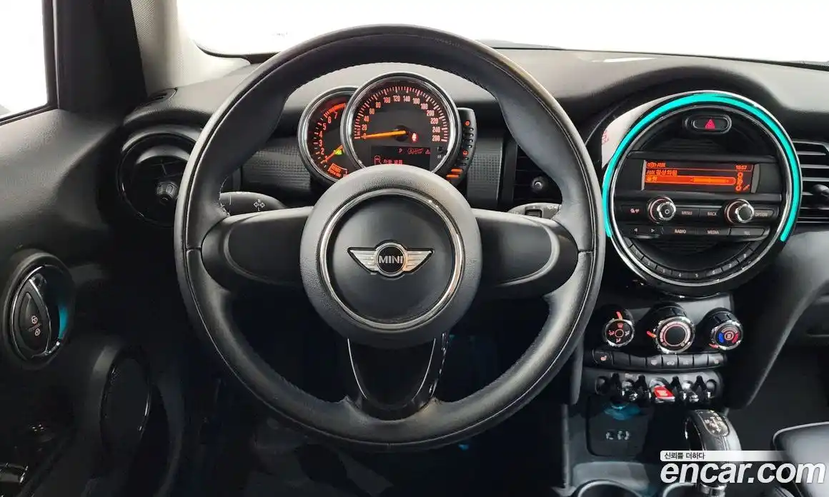 Mini Cooper 2015 1.5 гидро в Москве № 1250884, фото 13