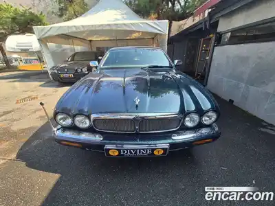 Jaguar XJ-8, 2001