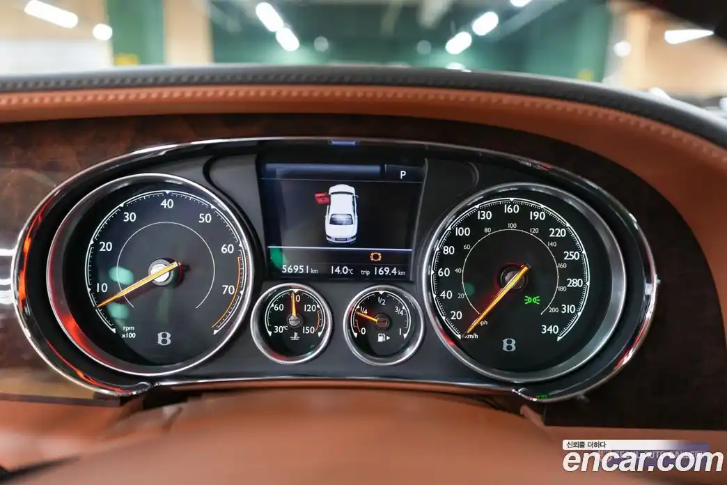Bentley Flying Spur 2015 4.0 гидро в Москве № 1253776, фото 14