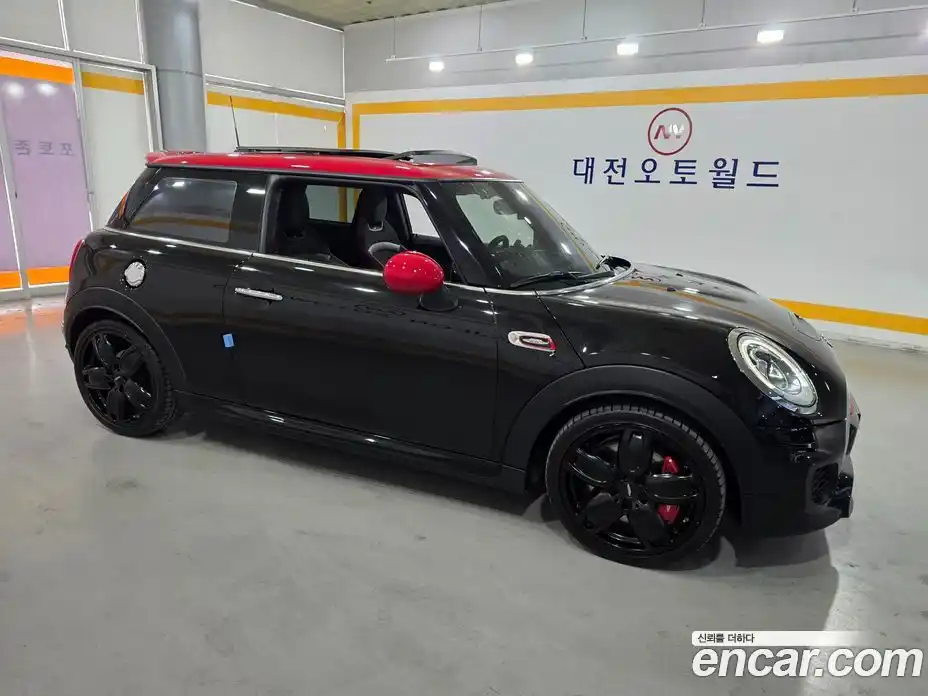 Mini Cooper 2017 2.0 гидро в Москве № 1281122, фото 6