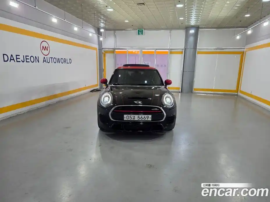 Mini Cooper 2017 2.0 гидро в Москве № 1281122, фото 8
