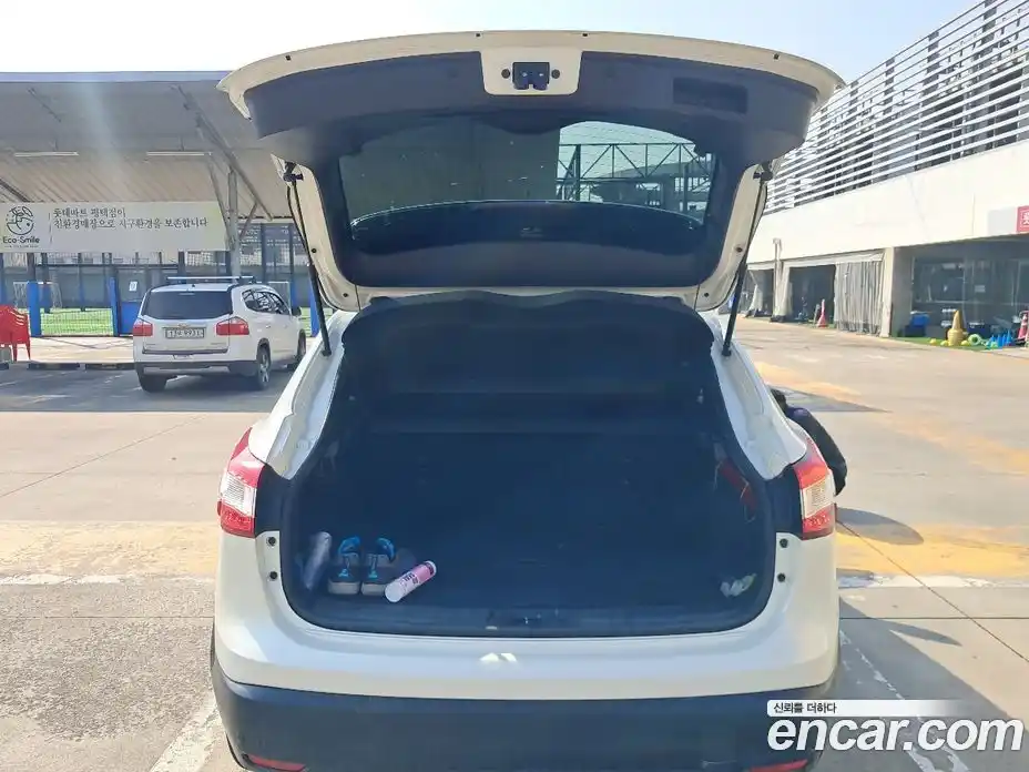 Nissan Qashqai 2016 1.6 гидро в Москве № 1283780, фото 9