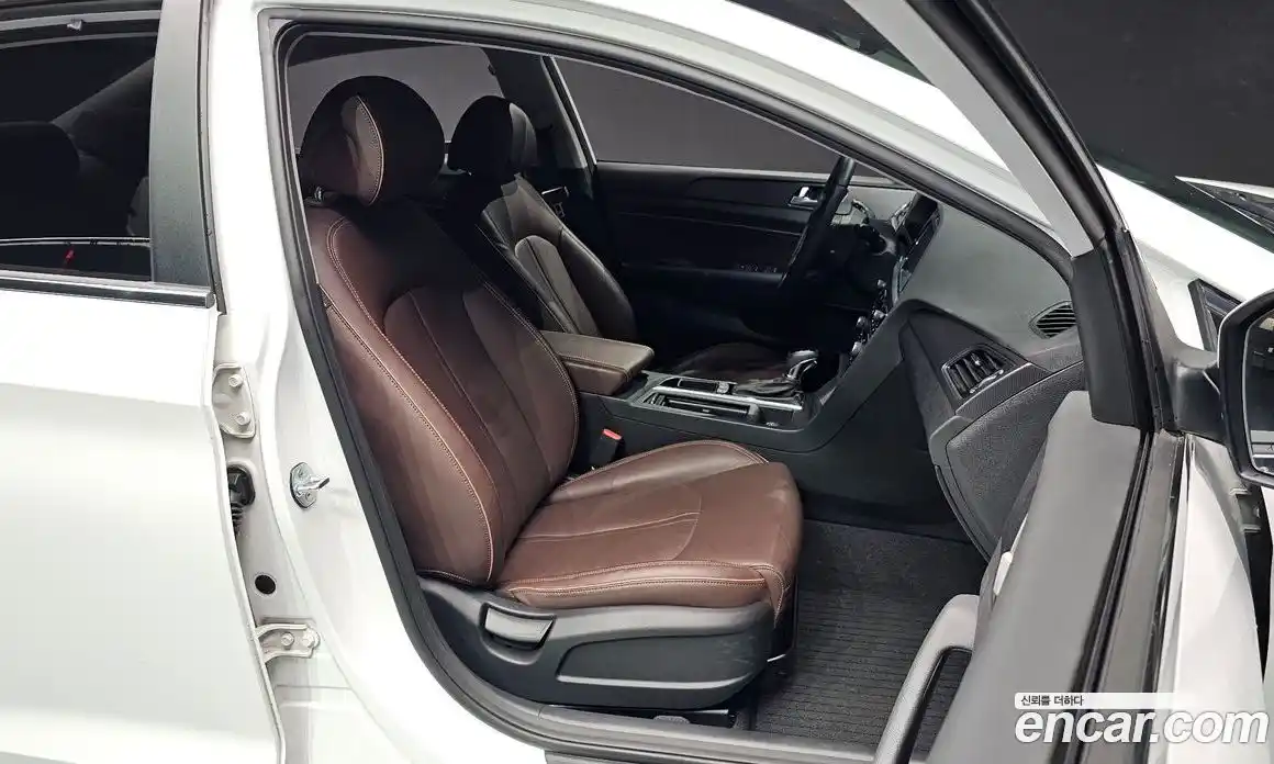Hyundai Sonata 2016 2.0 гидро в Москве № 1288591, фото 12