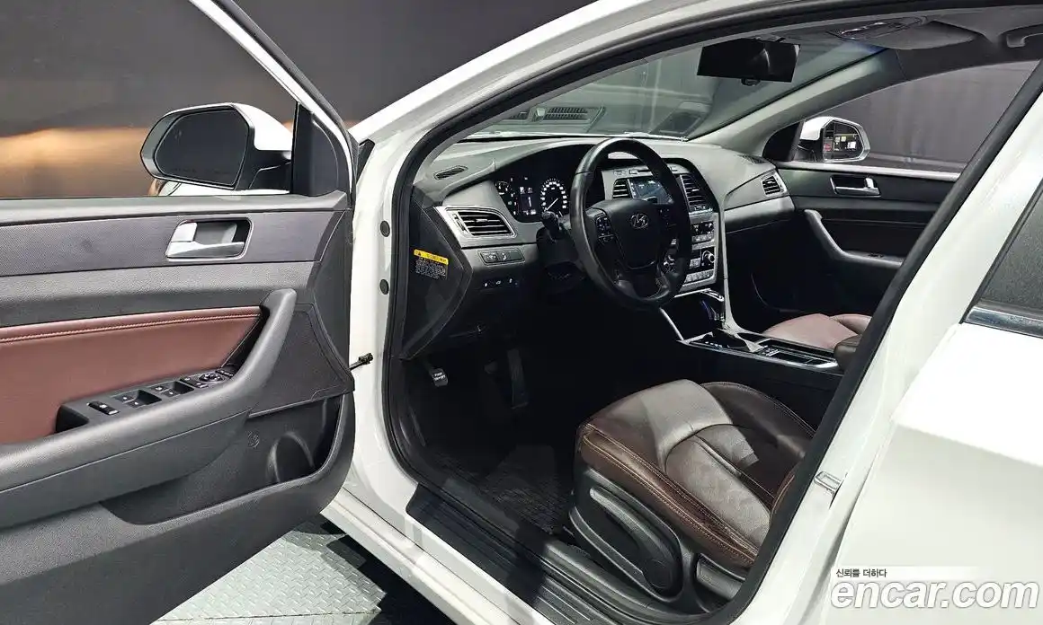 Hyundai Sonata 2016 2.0 гидро в Москве № 1288591, фото 10