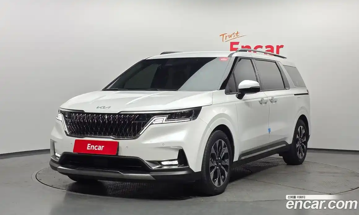 Kia Canival 2023 2.2 Автомат в Москве № 1288957, фото 1